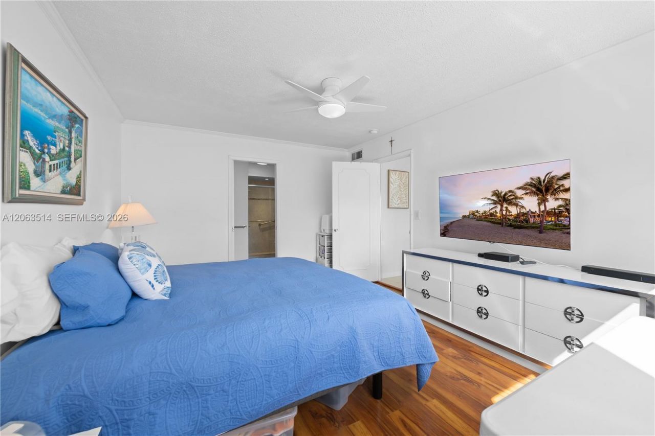400 Diplomat Pkwy , Unit 704, Hallandale Beach, FL 33009 Photo
