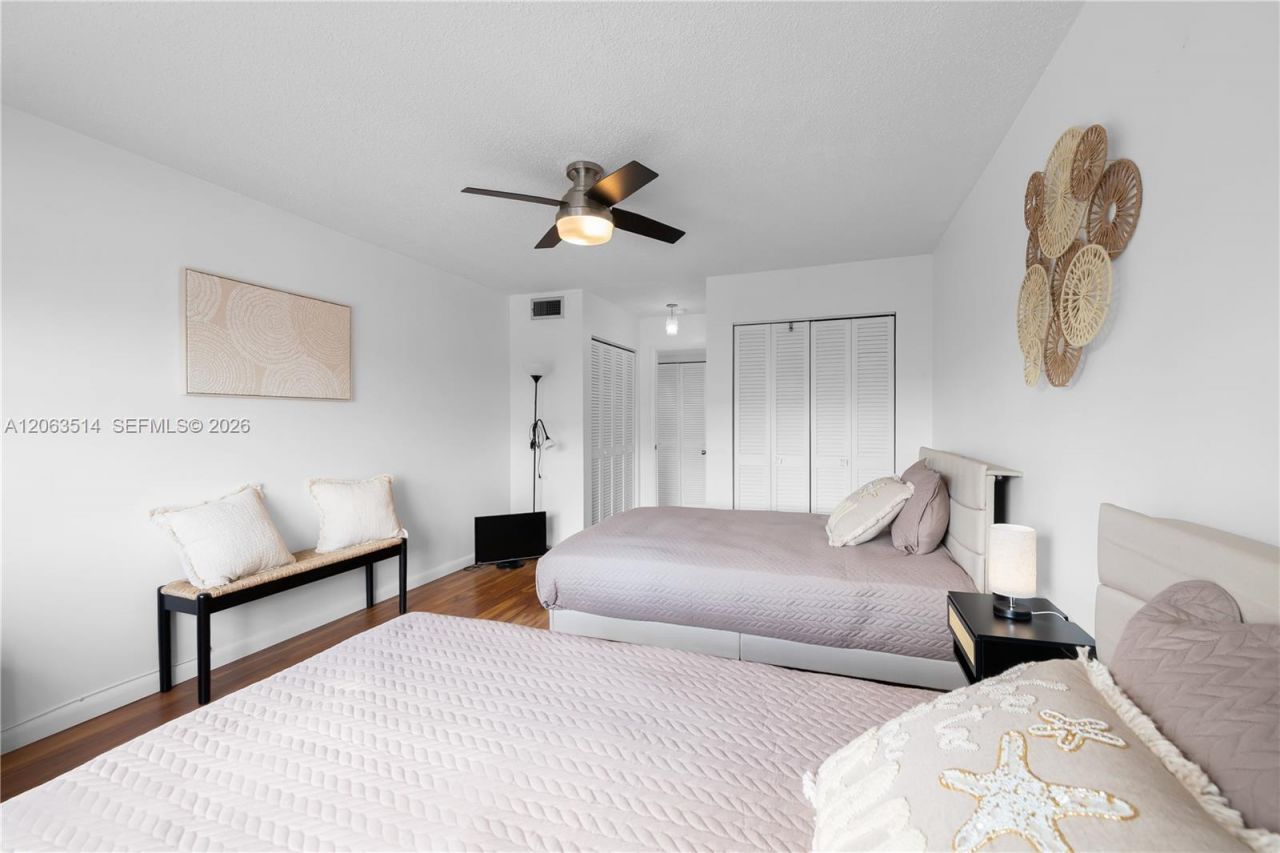 400 Diplomat Pkwy , Unit 704, Hallandale Beach, FL 33009 Photo