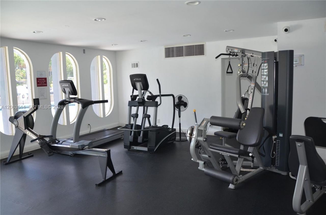 400 Diplomat Pkwy , Unit 704, Hallandale Beach, FL 33009 Photo