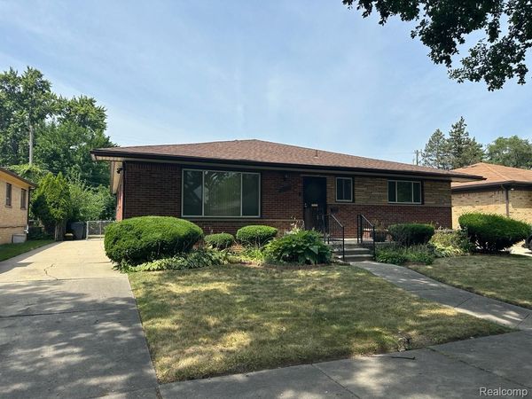 23271 Harding Street, Oak Park, Mi 48237