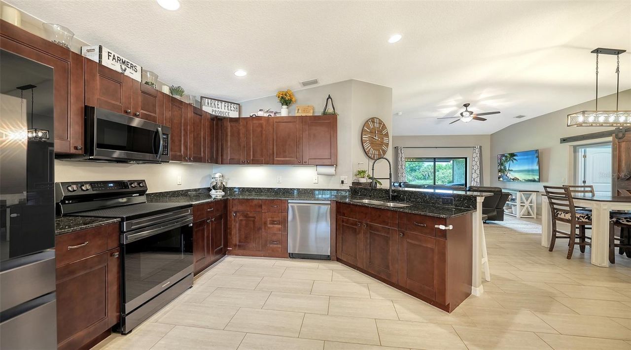 7226 34th Street E, Sarasota, FL 34243 Photo