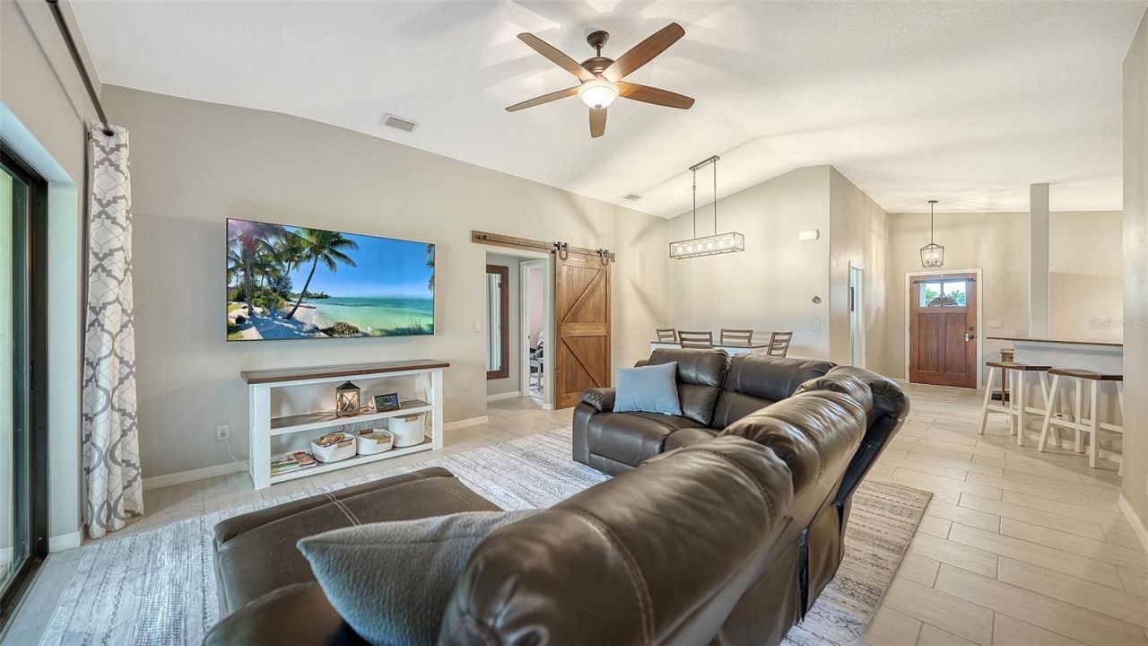 7226 34th Street E, Sarasota, FL 34243 Photo
