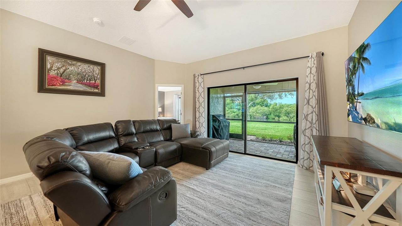 7226 34th Street E, Sarasota, FL 34243 Photo