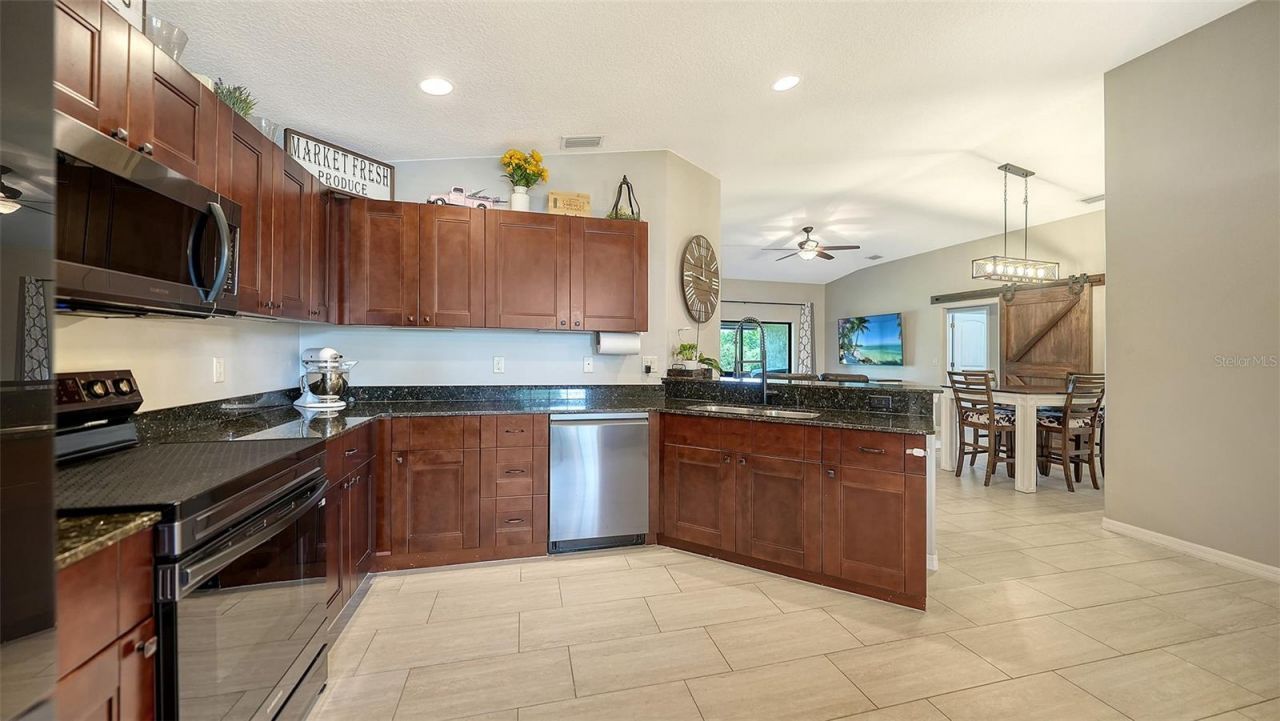 7226 34th Street E, Sarasota, FL 34243 Photo