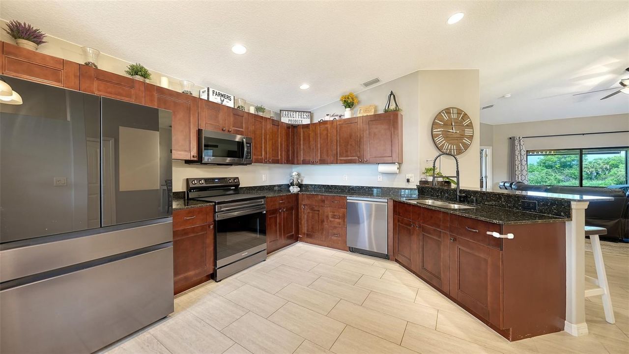 7226 34th Street E, Sarasota, FL 34243 Photo