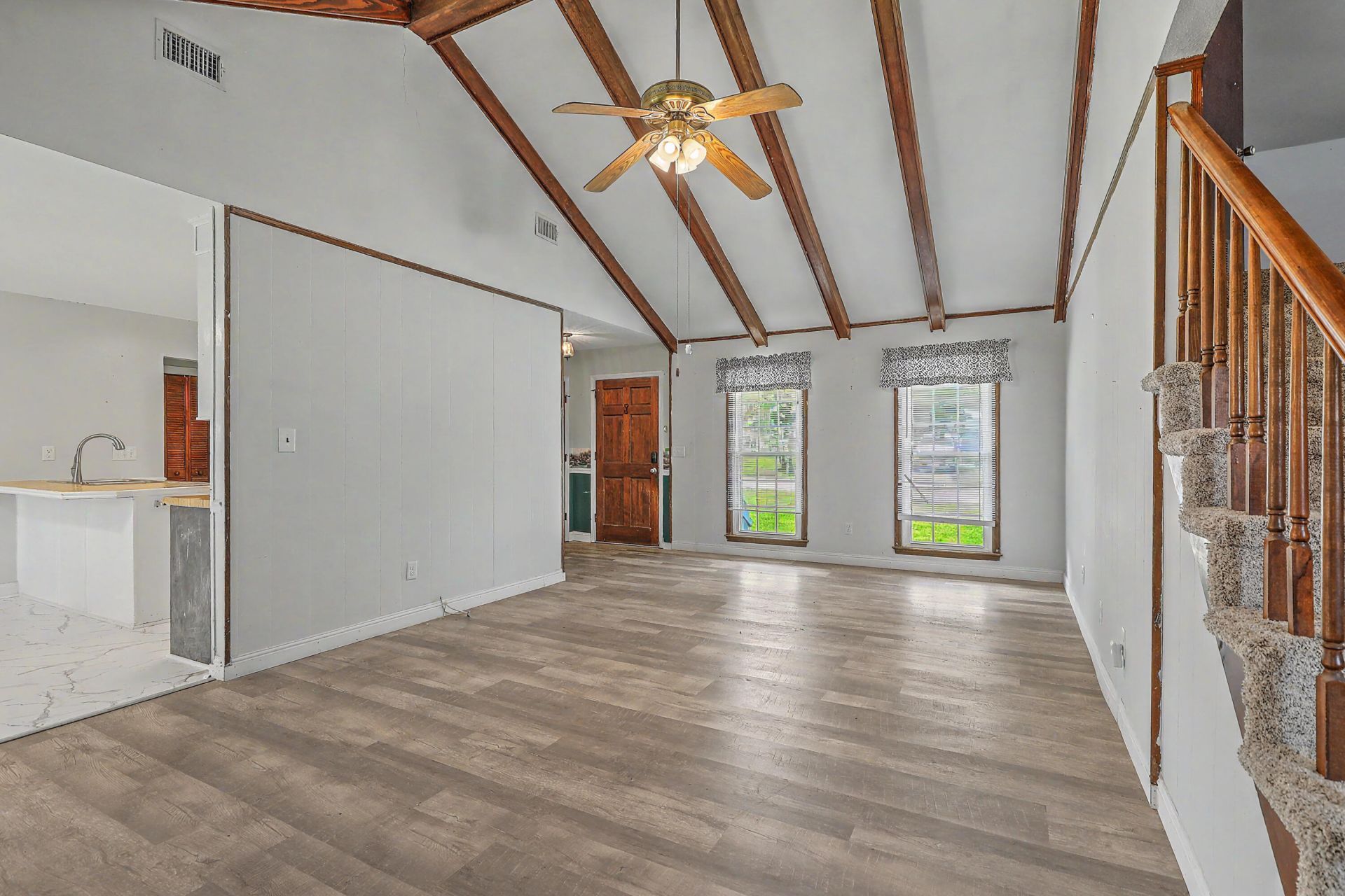 114 Essex Avenue Photo 10