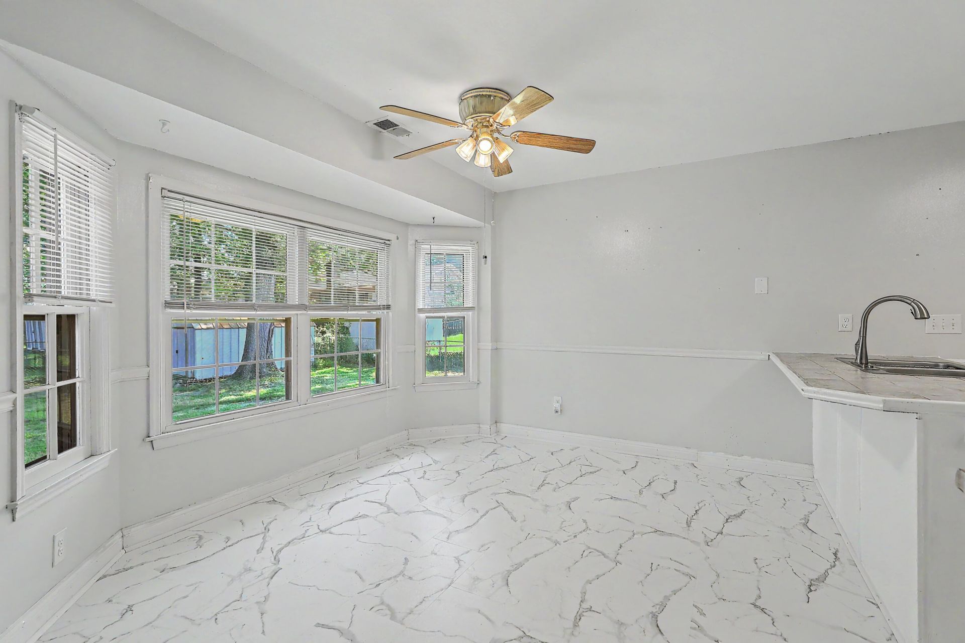 114 Essex Avenue Photo 11