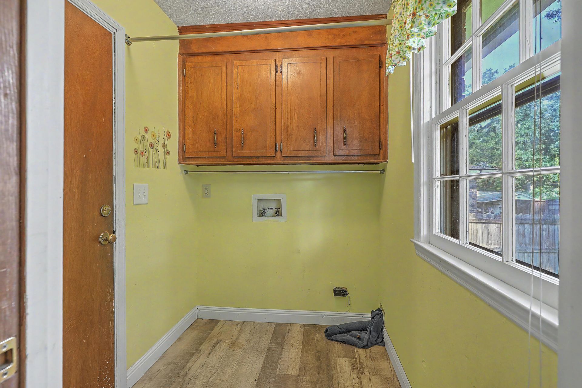 114 Essex Avenue Photo 16