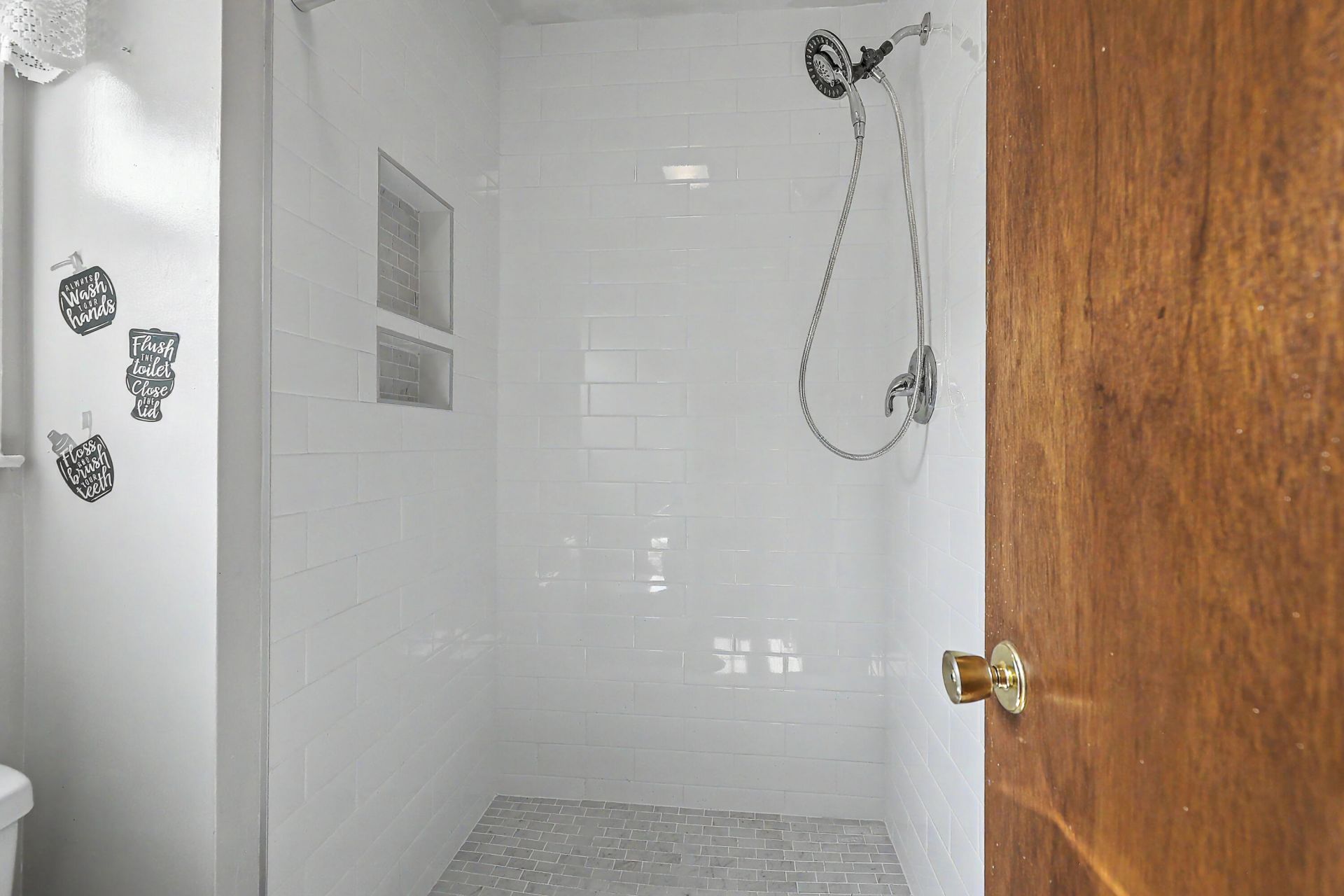 114 Essex Avenue Photo 22