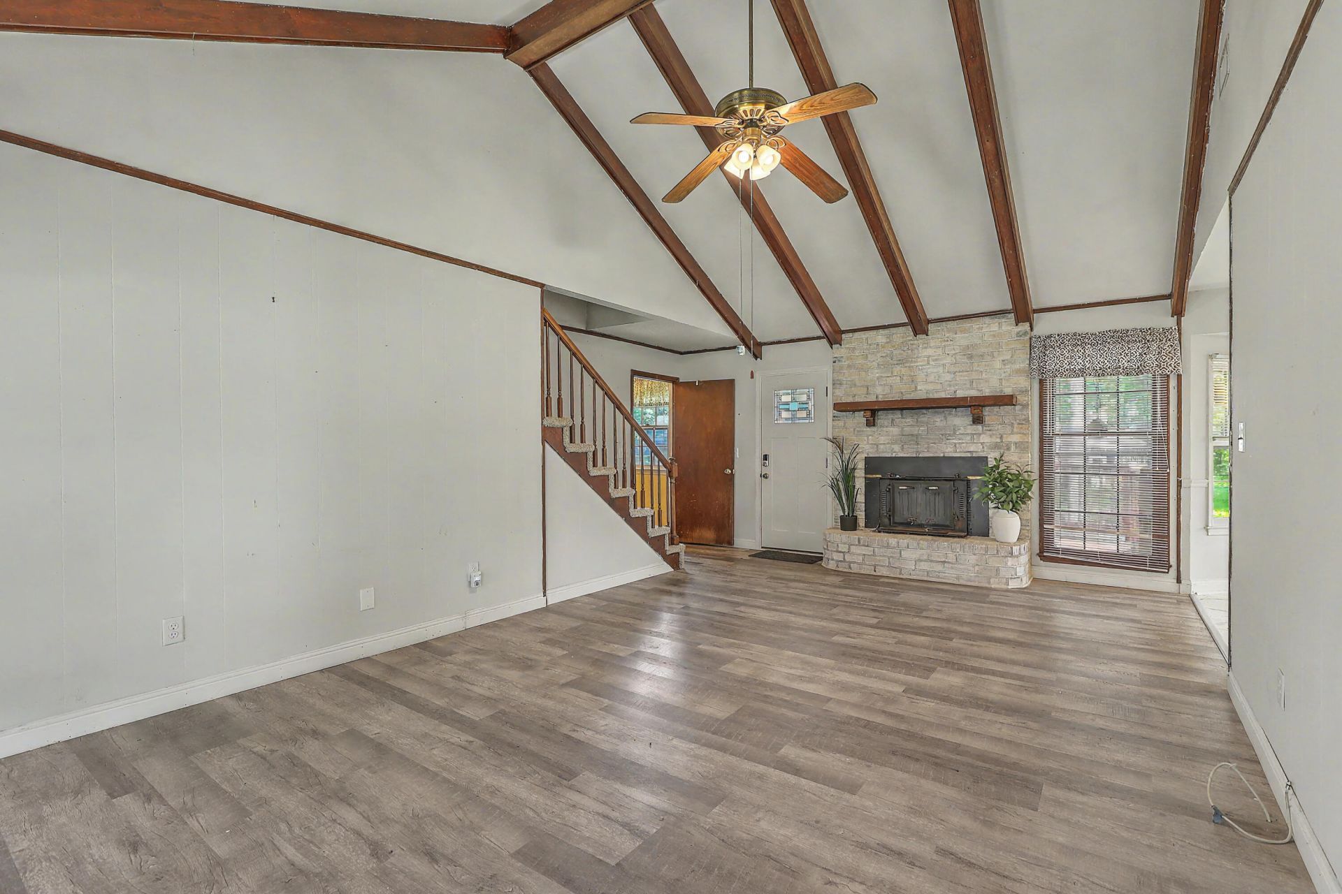 114 Essex Avenue Photo 5