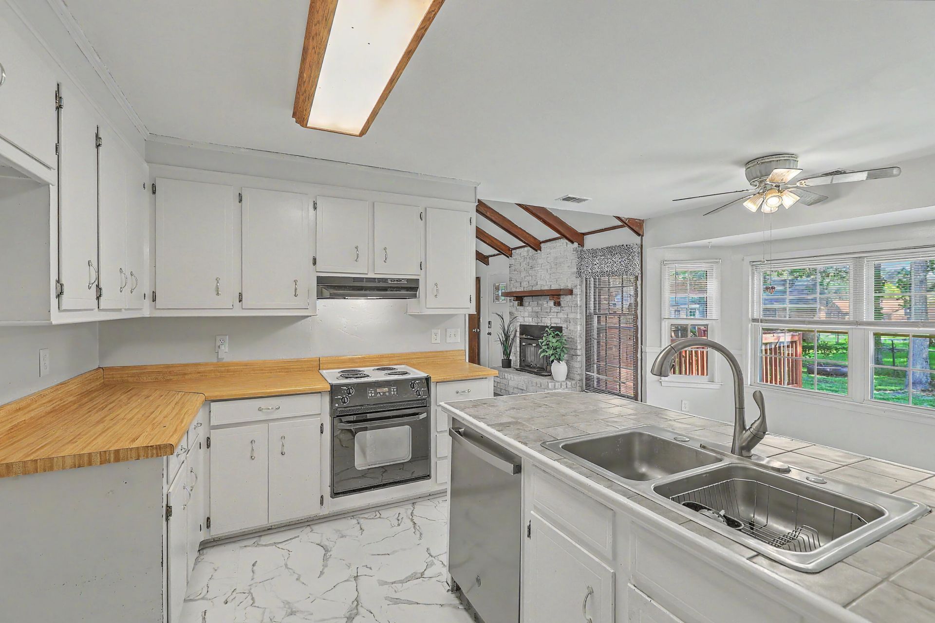 114 Essex Avenue Photo 6