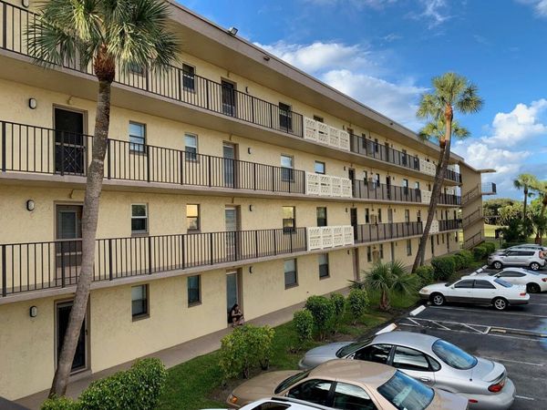 9355 SW 8th Street, Unit 208, Boca Raton, FL 33428