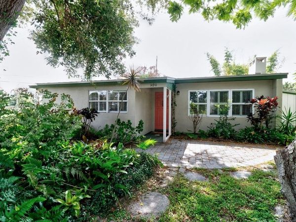 1490 5th Avenue, Vero Beach, FL 32960