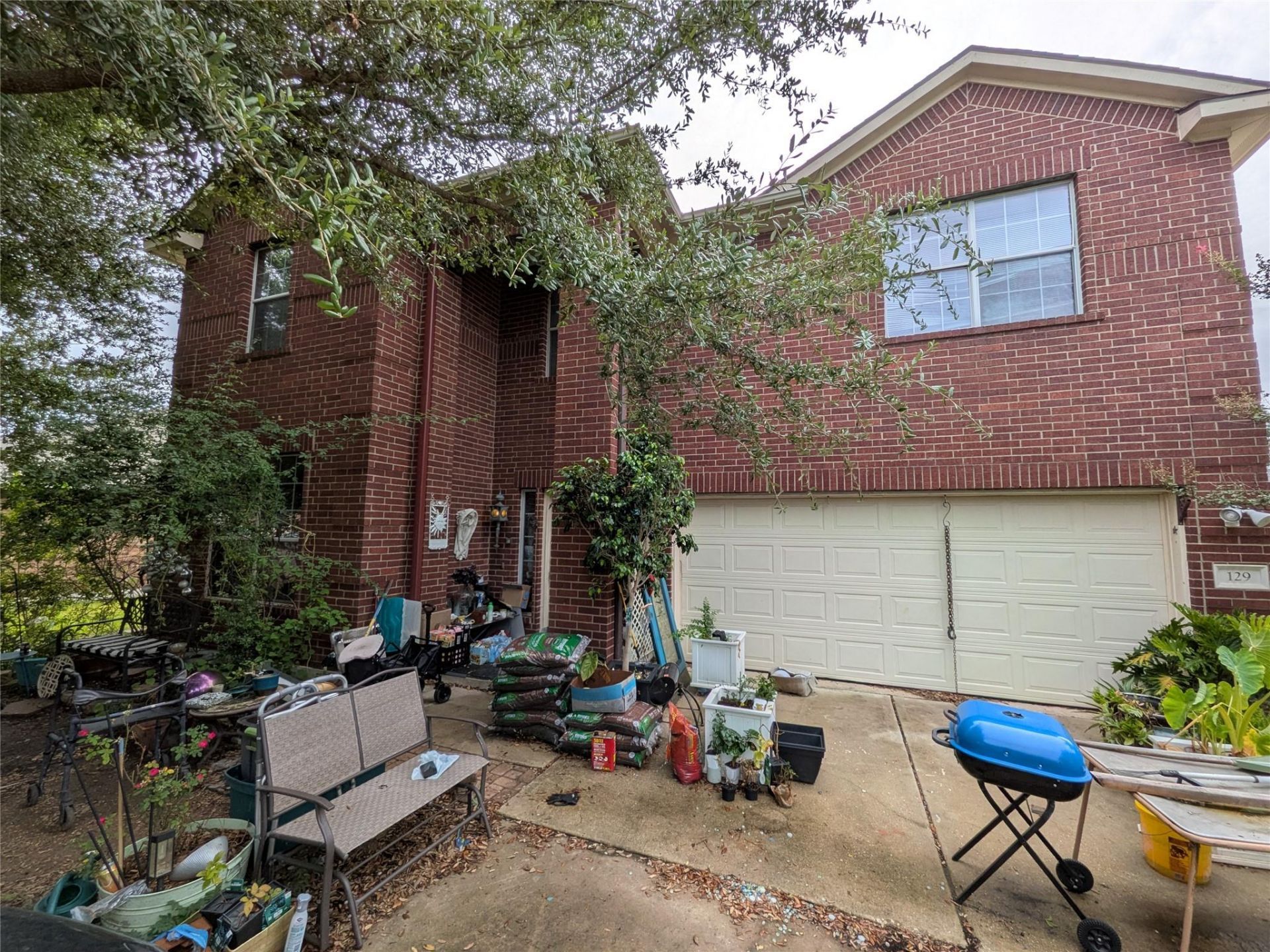 129 Hanstrom Dr, Hutto, TX 78634 Main Photo