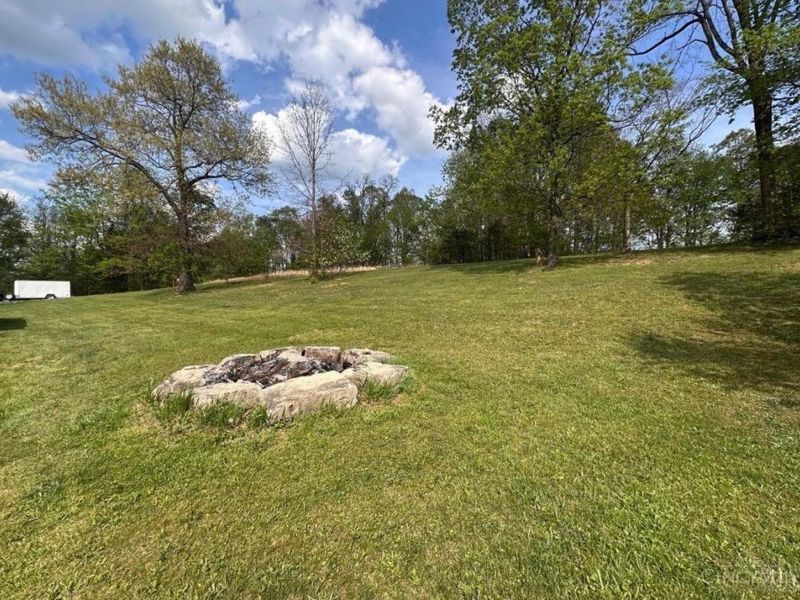 1000 Locust Road, Hillsboro, OH 45133 Photo 27