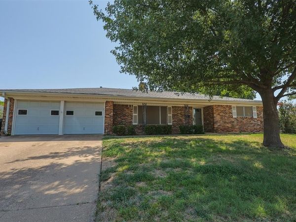 7601 Trimble Drive, Fort Worth, TX 76134