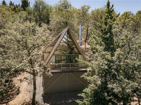 1457 Yosemite, Lake Arrowhead, CA 92352
