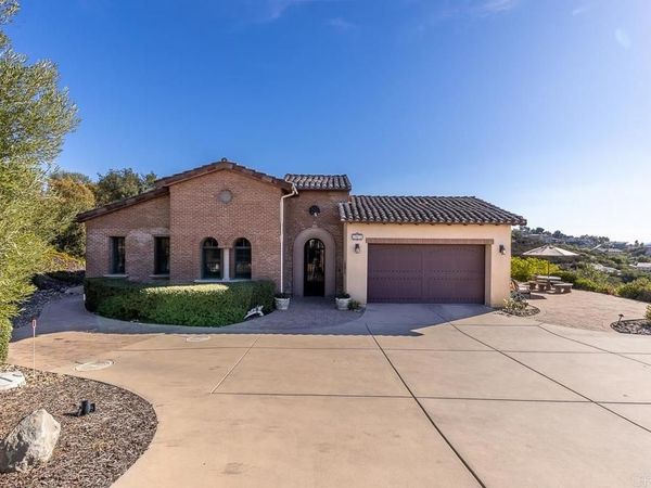 29472 Welk Highland Dr., Escondido, CA 92026
