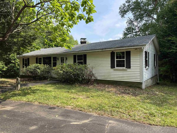 3027 Chinook Trail, Tamworth, NH 03886
