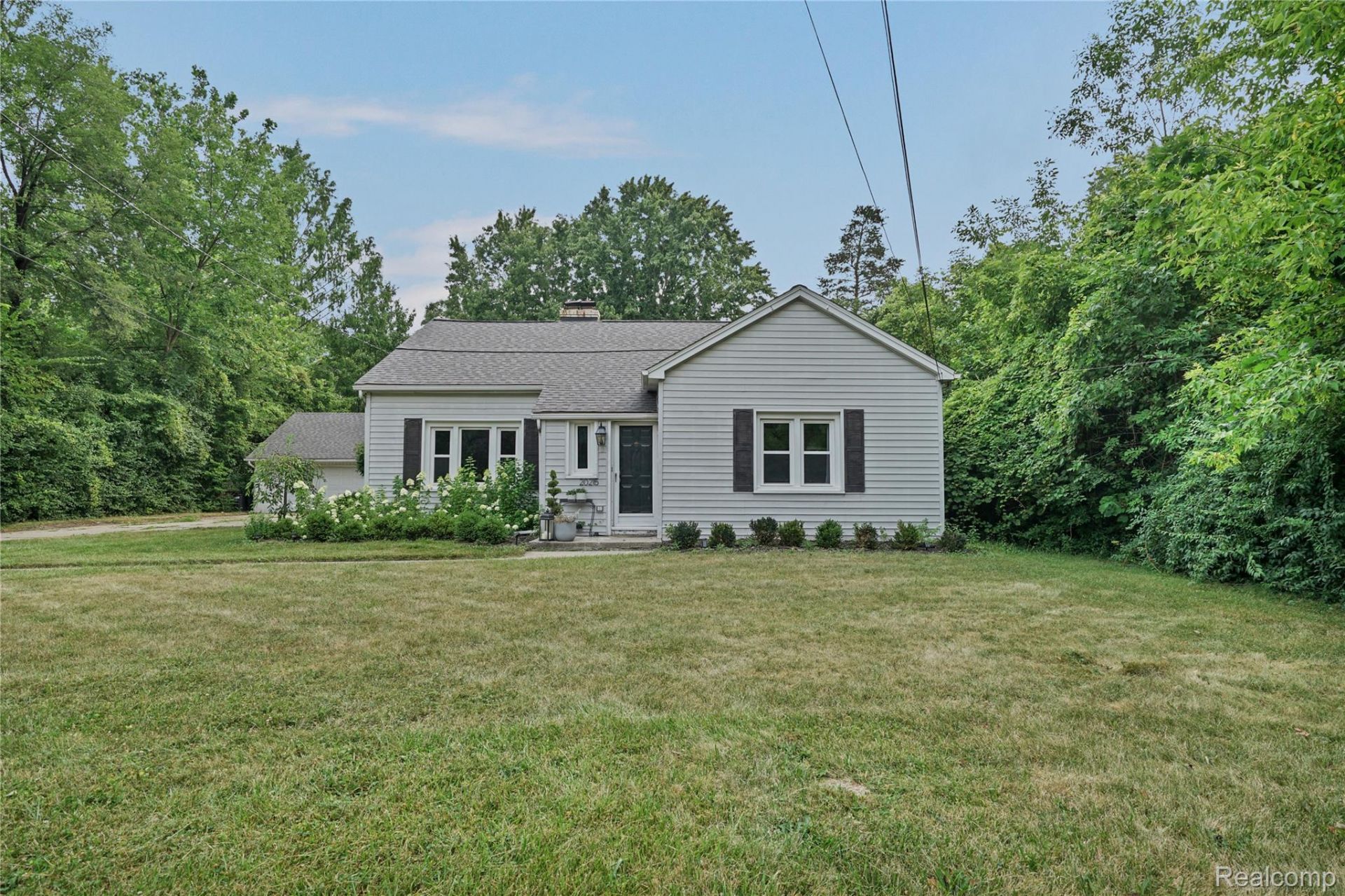 20215 W Eastwood Drive W, Harper Woods, Mi 48225 Main Photo