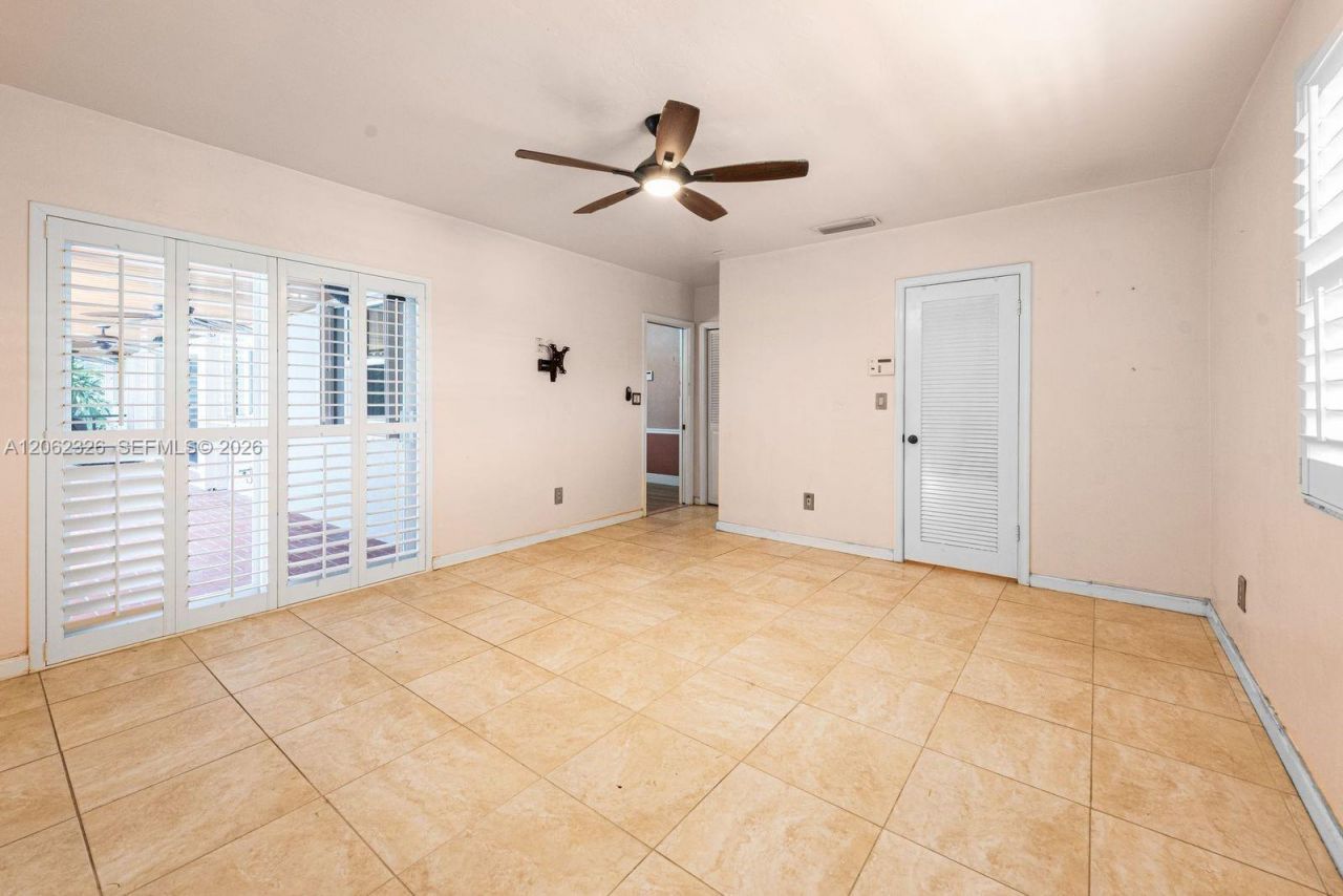 8331 SW 156th St, Palmetto Bay, FL 33157 Photo