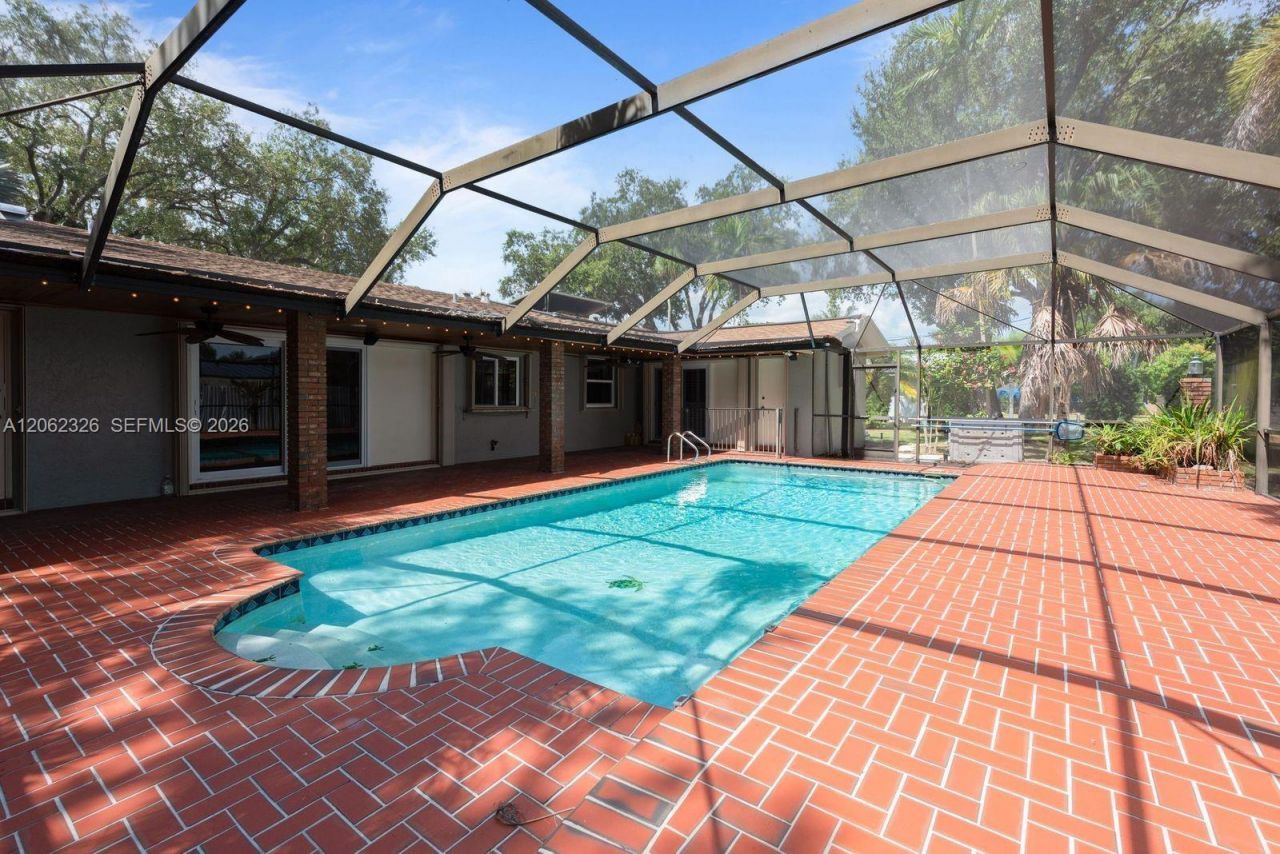 8331 SW 156th St, Palmetto Bay, FL 33157 Photo