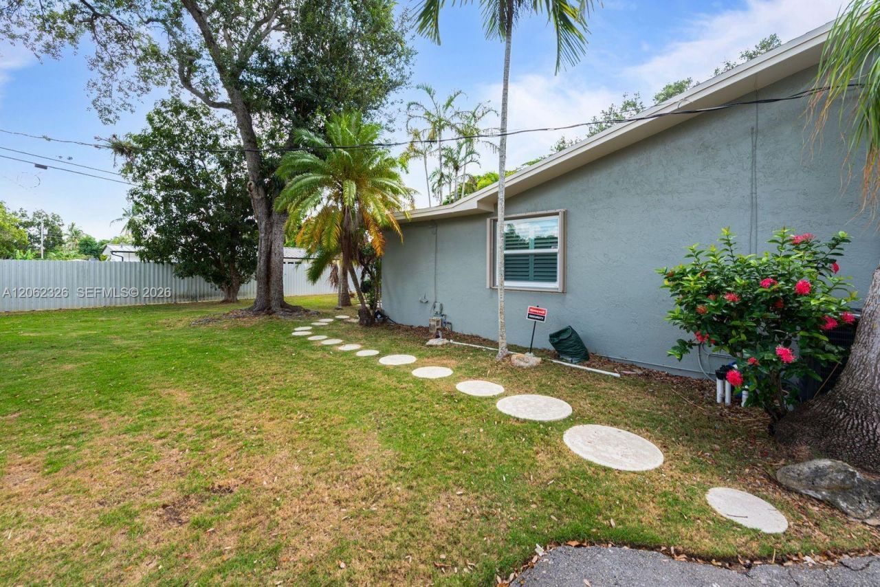 8331 SW 156th St, Palmetto Bay, FL 33157 Photo