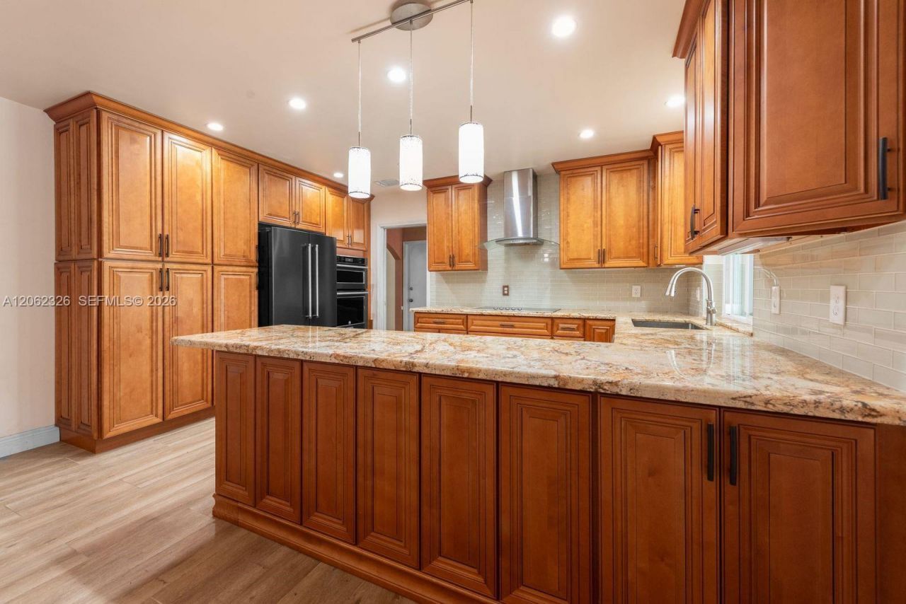 8331 SW 156th St, Palmetto Bay, FL 33157 Photo