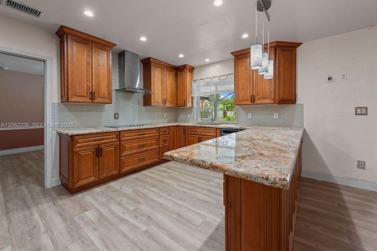8331 SW 156th St, Palmetto Bay, FL 33157 Photo