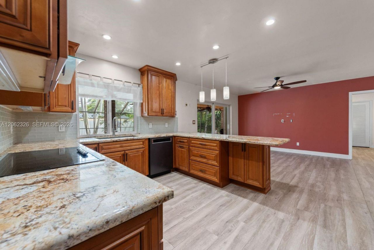8331 SW 156th St, Palmetto Bay, FL 33157 Photo