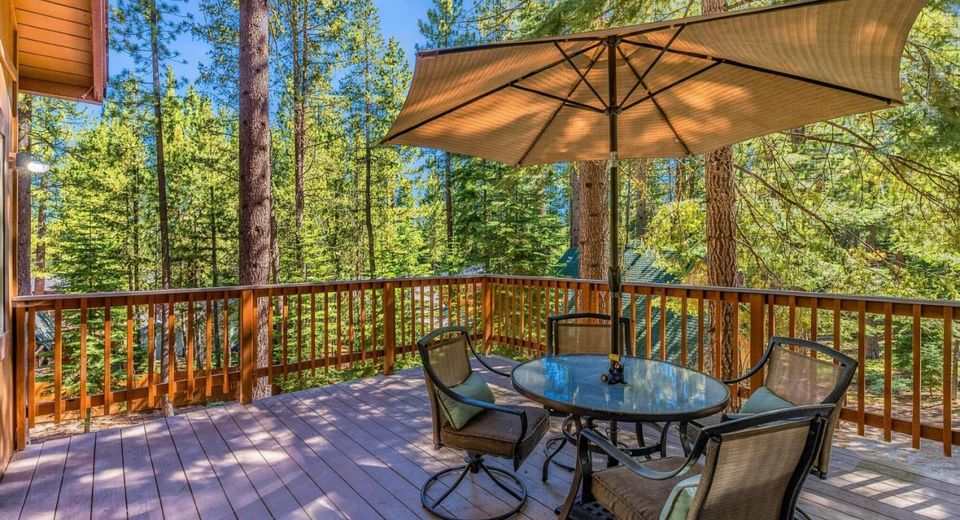 1592 Plumas Circle, South Lake Tahoe, CA 96150 Photo