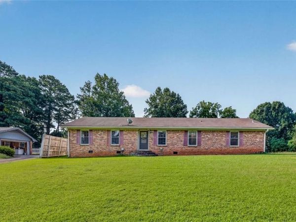 6182 Meadowbrook Drive , Norcross, GA 30093