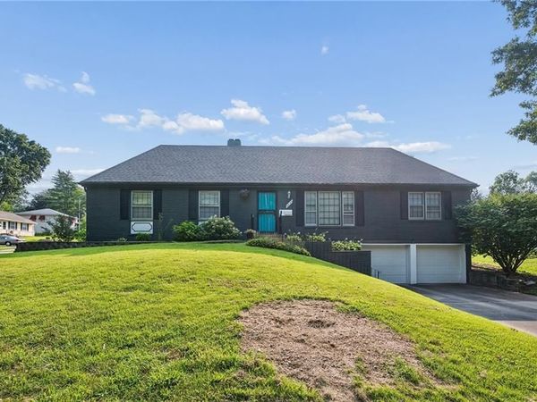 4835 NE Sherwood Drive, Kansas City, MO 64119