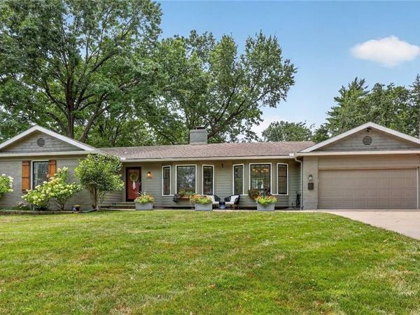 5701 W 84th Terrace, Overland Park, KS 66207