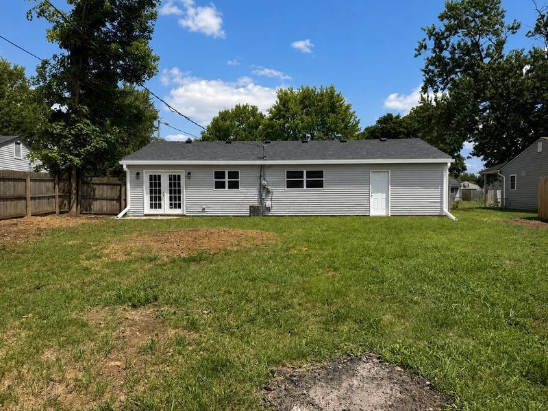 3595 Clearwater Drive, Columbus, OH 43232 Photo 2