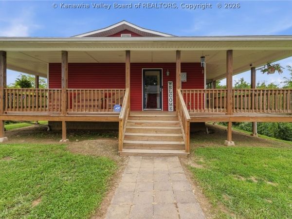 2114 Dunham Road, Leon, WV 25123