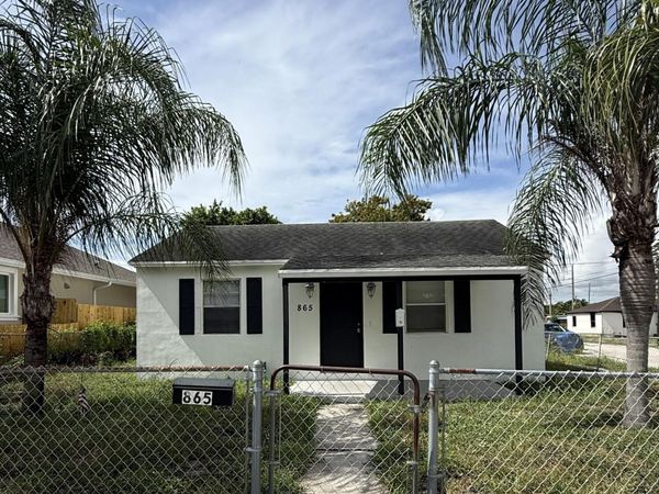 865 W 3RD Street, Riviera Beach, FL 33404