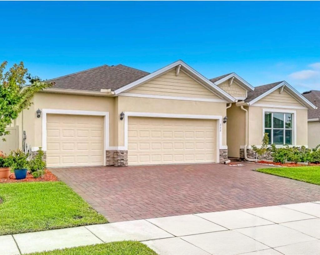 111 52nd Square, Vero Beach, FL 32968 Photo