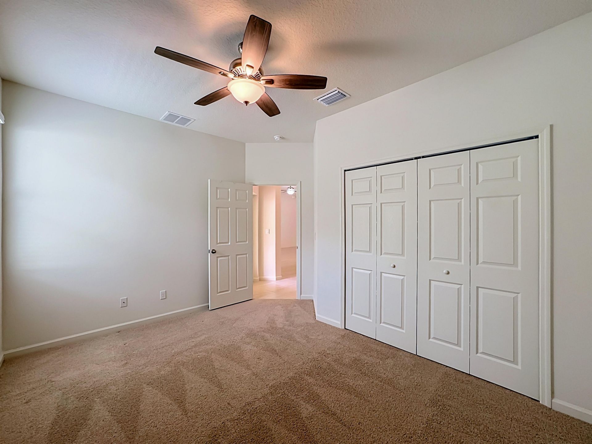 111 52nd Square, Vero Beach, FL 32968 Photo