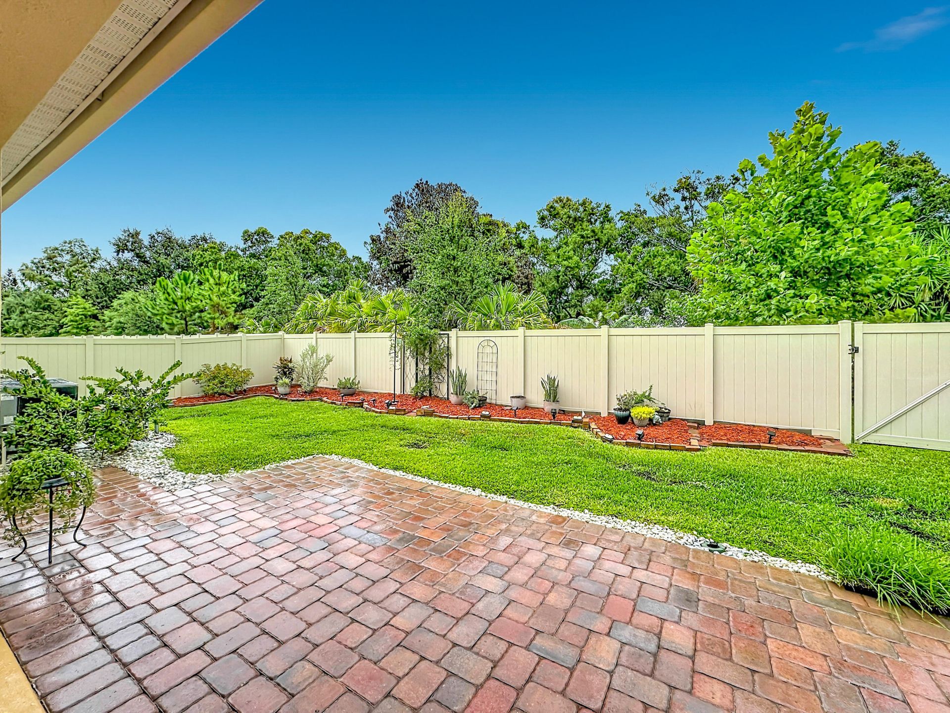 111 52nd Square, Vero Beach, FL 32968 Photo