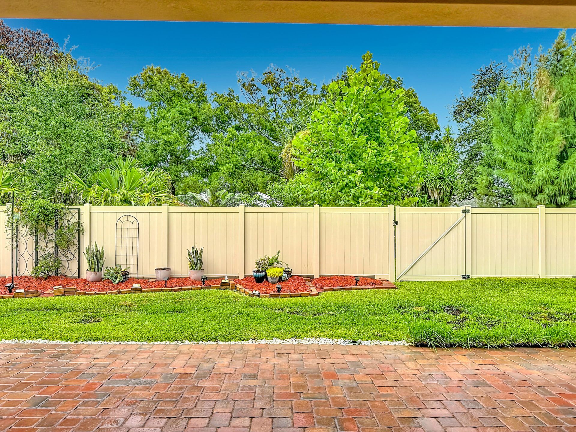 111 52nd Square, Vero Beach, FL 32968 Photo
