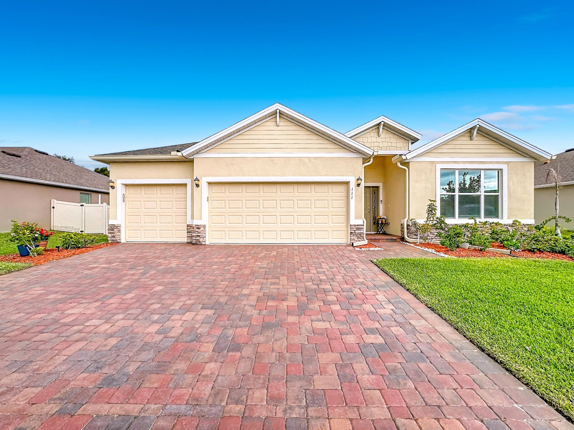111 52nd Square, Vero Beach, FL 32968 Photo