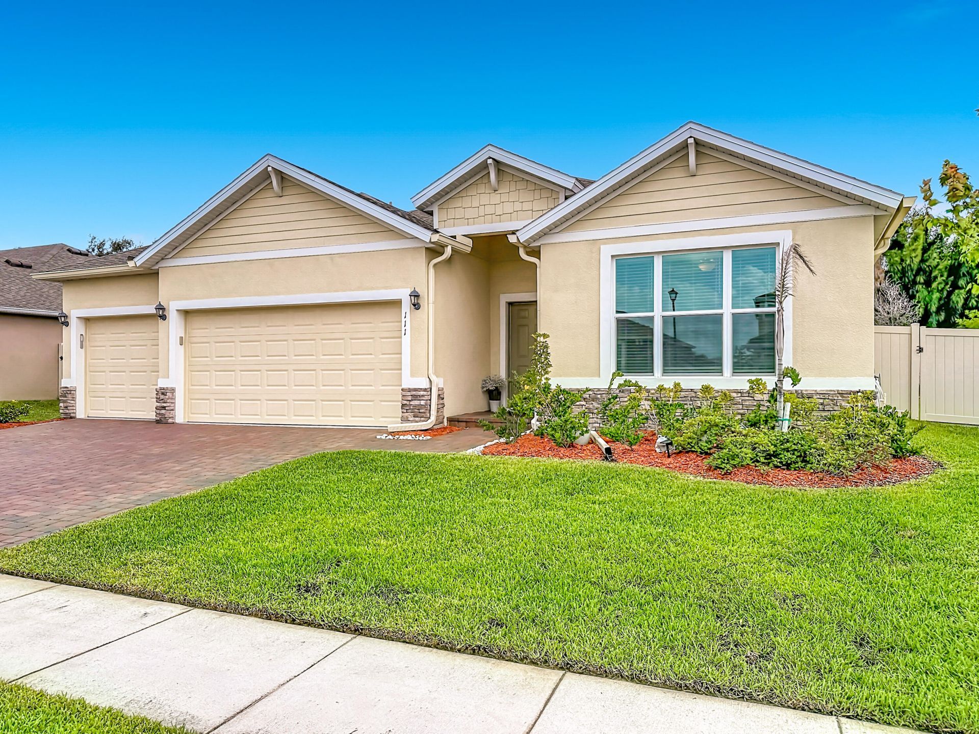 111 52nd Square, Vero Beach, FL 32968 Photo