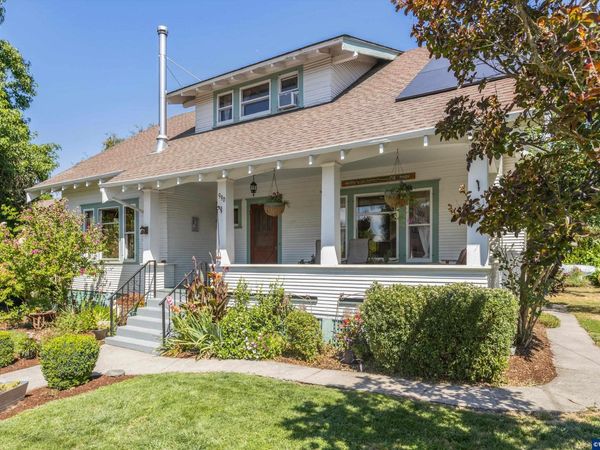 990 Taylor St, Mt Angel, OR 97362