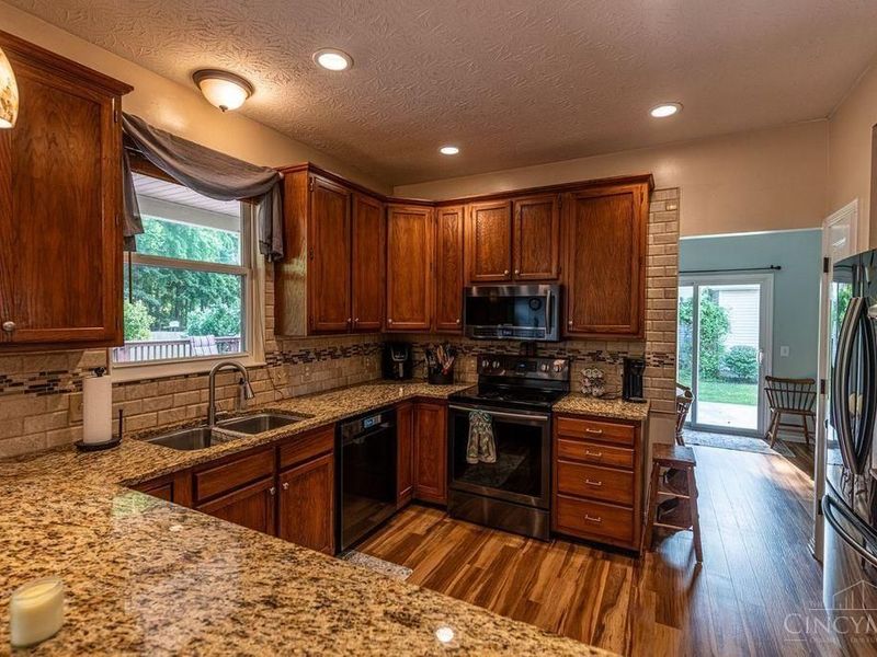 1559 Wild Cherry Drive, Miami Twp, OH 45150 Photo 3