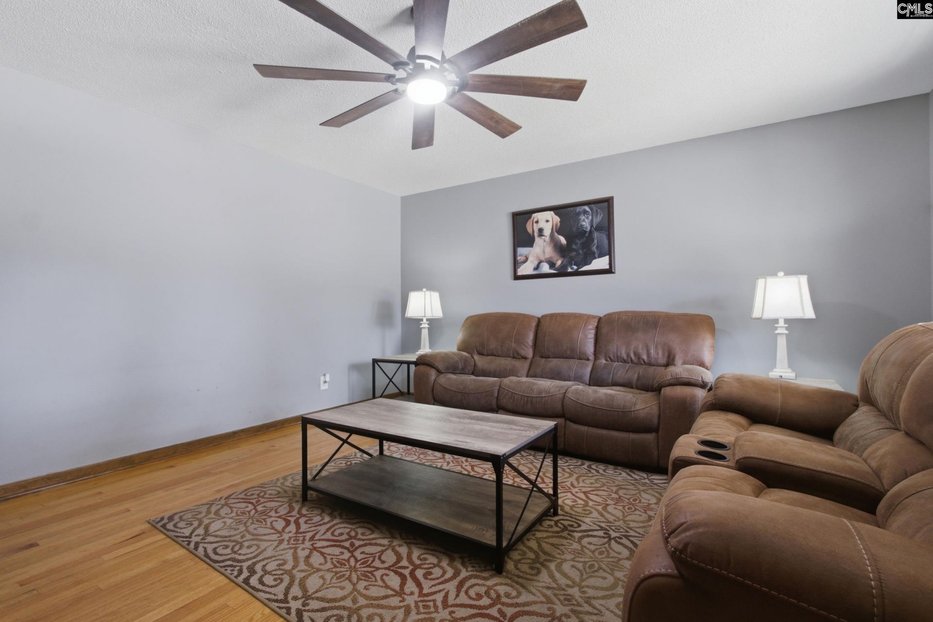 3136 Woodsen Circle  Photo 4