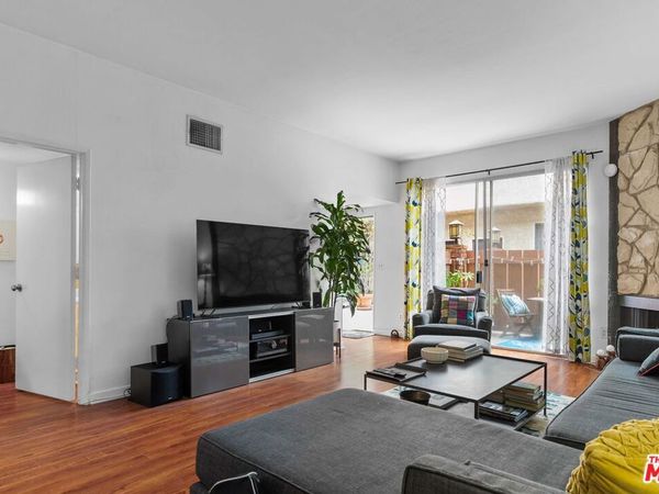 1828 Barry Avenue, Unit 4, Los Angeles, CA 90025