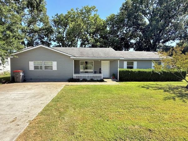 1518 80th Street NW, Grove, OK 74344