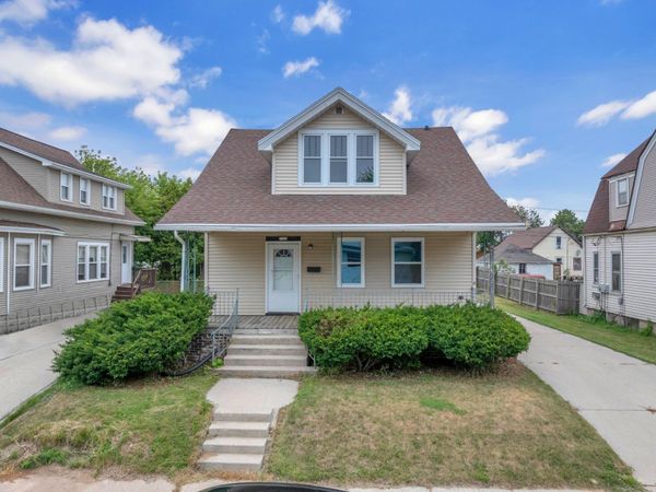 1534 Martin Ave, Sheboygan, WI 53083