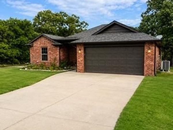 649 Franklin Street, Jones, OK 73049
